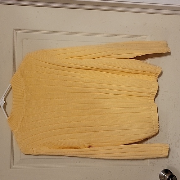 Alexis Reed sweater - Picture 4 of 6